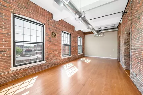 491 Dutton St #413, Lowell, MA 01854 photo 2