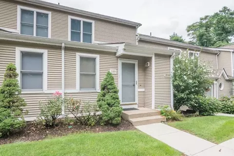 61 Abbey Memorial Dr #189, Chicopee, MA 01020