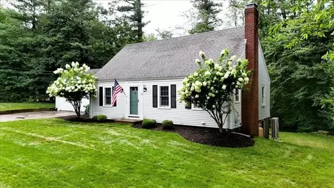 10 Puritan Rd, Hingham, MA 02043