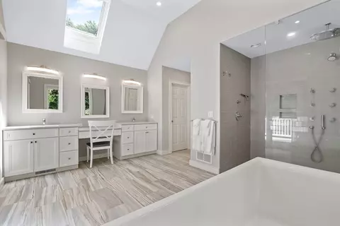 Bath - 329 Waquoit, Barnstable, MA 02635 photo 2 of 3