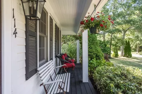114 Ashumet Rd, Falmouth, MA 02536