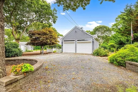 8 Seconsett Point Rd, Mashpee, MA 02649 photo 7