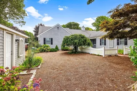 8 Seconsett Point Rd, Mashpee, MA 02649 photo 2