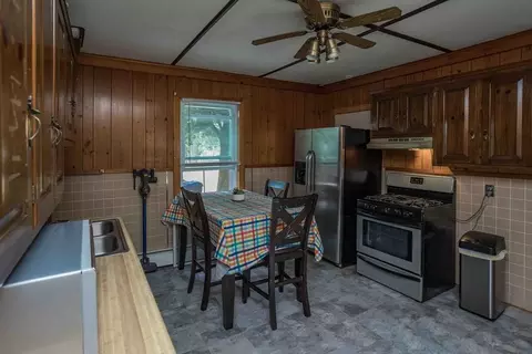 96 Holten St, Danvers, MA 01923 photo 4