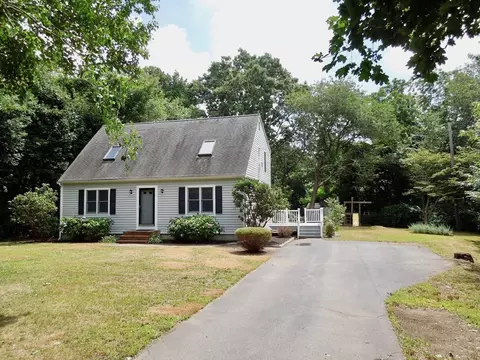21 Turnberry Dr, Plymouth, MA 02360