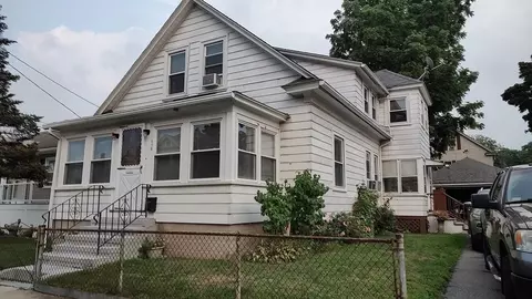 116 Dracut, Lawrence, MA 01843