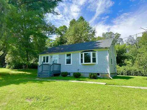 527-527 A Main Rd, Westport, MA 02790