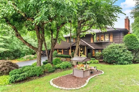 29 Westview, Stoughton, MA 02072