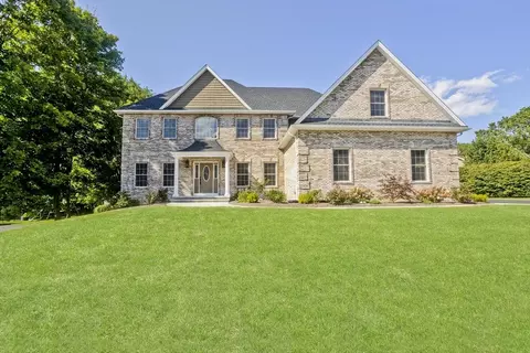 5 Briarcliff Dr, Wilbraham, MA 01095