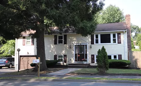 61 Central St, Saugus, MA 01906