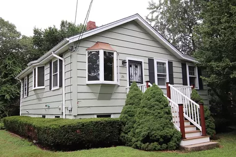 26 Wonderland Ave, Saugus, MA 01906