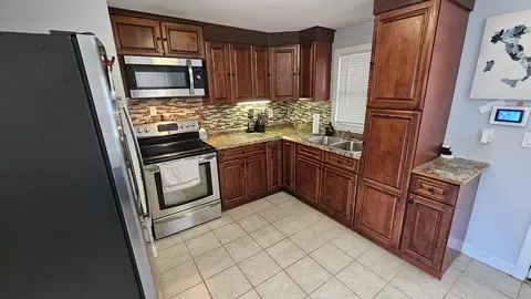 45 Wallace St, Springfield, MA 01119 photo 13