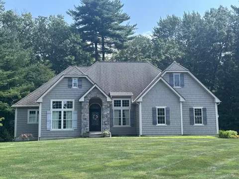 3 Pondview Dr, East Longmeadow, MA 01028