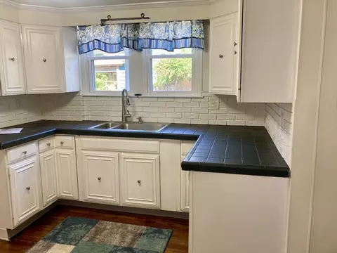 19 Eton St, Springfield, MA 01108 photo 12