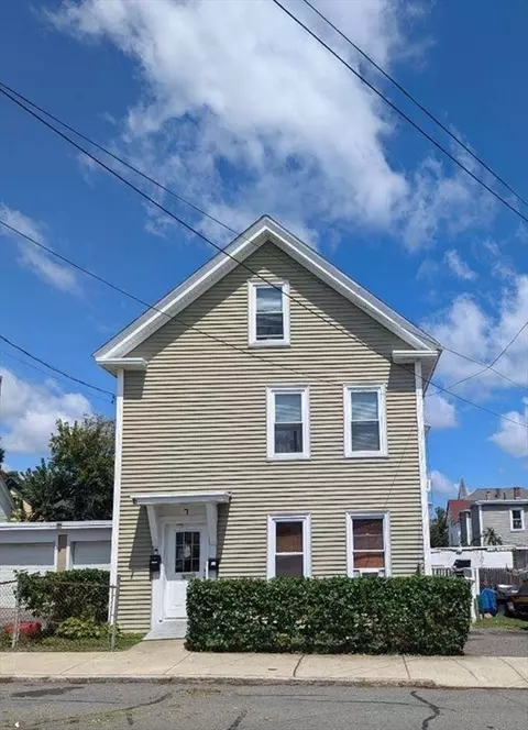 7 Grove St, Haverhill, MA 01832