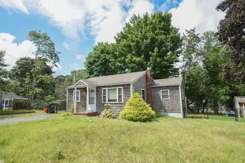 35 Lancaster Ave, Plymouth, MA 02360