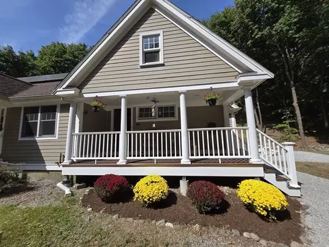 38 Lee St, Weymouth, MA 02189