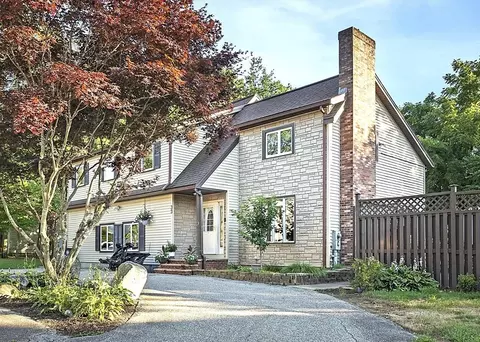 33 Hannah Dustin St, Haverhill, MA 01832