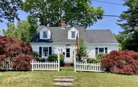 147 Huntington Ave, Dartmouth, MA 02748