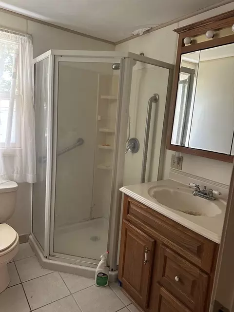 Bath - 41 Point St, Fairhaven, MA 02719 photo 1 of 1