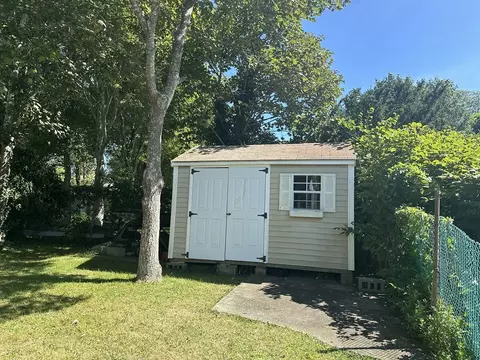 Exterior - 41 Point St, Fairhaven, MA 02719 photo 2 of 2