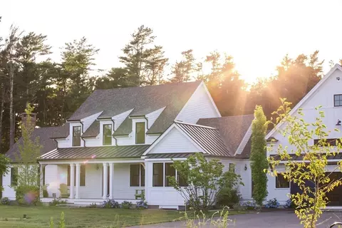 59 Alexander Booker Rd, Falmouth, MA 02536