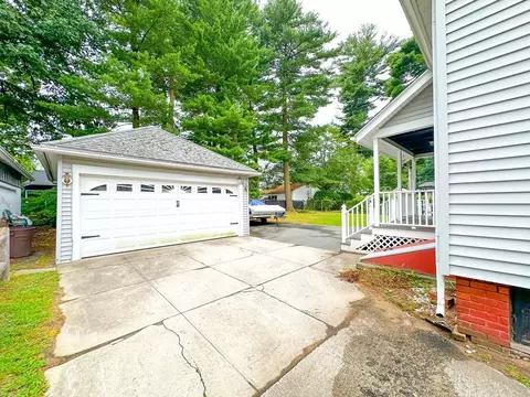 83 Virginia St, Springfield, MA 01108 photo 3