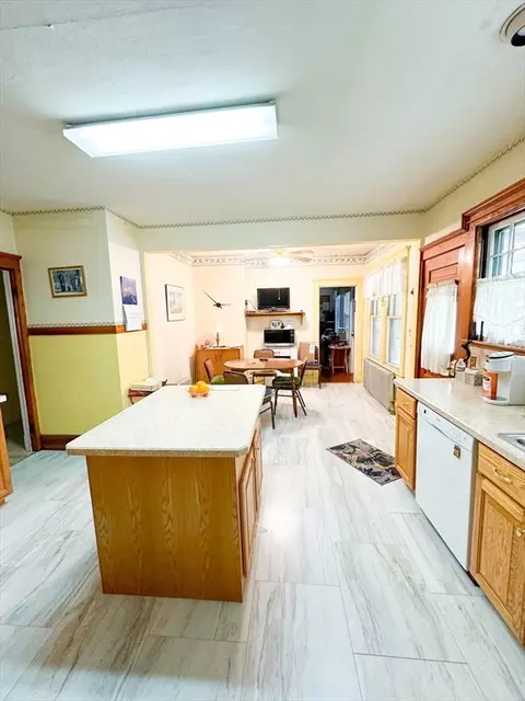 83 Virginia St, Springfield, MA 01108 photo 7