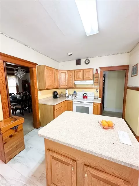 83 Virginia St, Springfield, MA 01108 photo 8