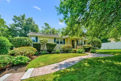 17 Muriel Ln, Milford, MA 01757