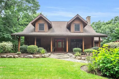 26 Birch Dr, Petersham, MA 01366