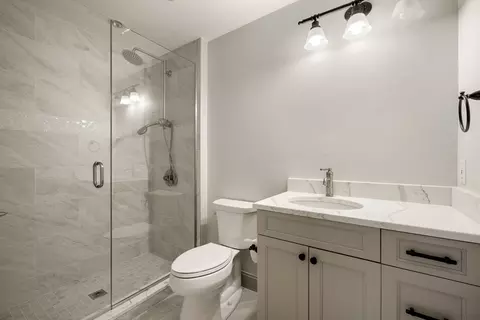 Bath - 10 Wilsons Way, Dover, MA 02030 photo 1 of 1