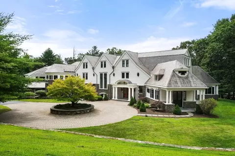 Exterior - 10 Wilsons Way, Dover, MA 02030 photo 3 of 7