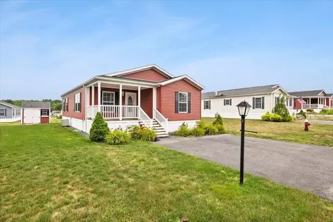35 Ivy Dr, Raynham, MA 02767