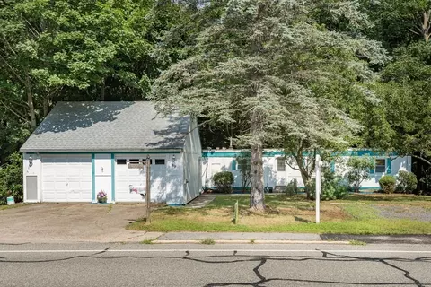 69 Pleasant St, Rockland, MA 02370