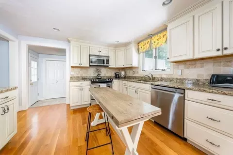 65 Deerfield Rd, Barnstable, MA 02655 photo 4