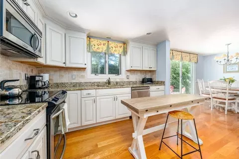 65 Deerfield Rd, Barnstable, MA 02655 photo 5