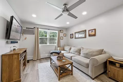 6 Venice St #E4, Danvers, MA 01923 photo 3
