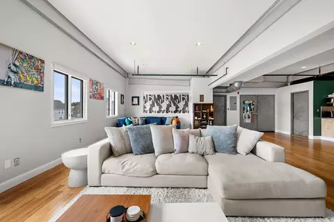 1391 Hyde Park Ave #G, Hyde Park, MA 02136
