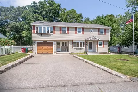 64 Russell St, Lowell, MA 01852