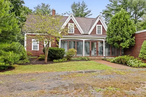 54 Prospect St, Bridgewater, MA 02324