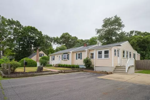 34 Canton St, Easton, MA 02356