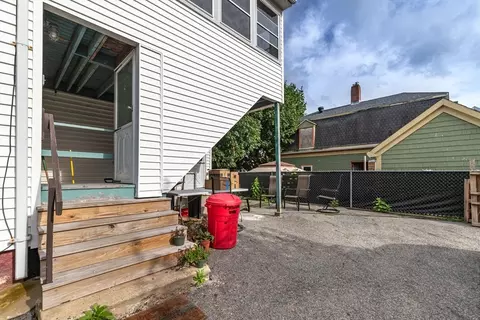 Exterior - 5 Oak St, Gloucester, MA 01930 photo 5 of 6