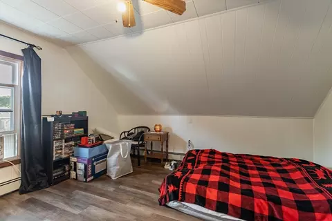 Bedroom - 5 Oak St, Gloucester, MA 01930 photo 4 of 7