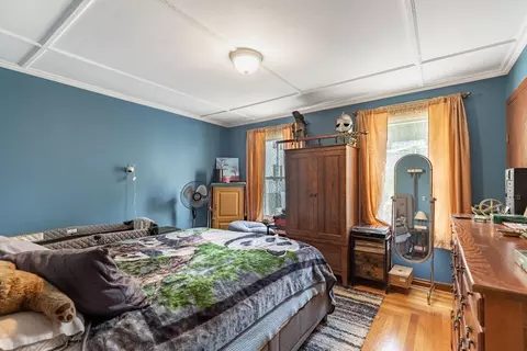 Bedroom - 5 Oak St, Gloucester, MA 01930 photo 6 of 7