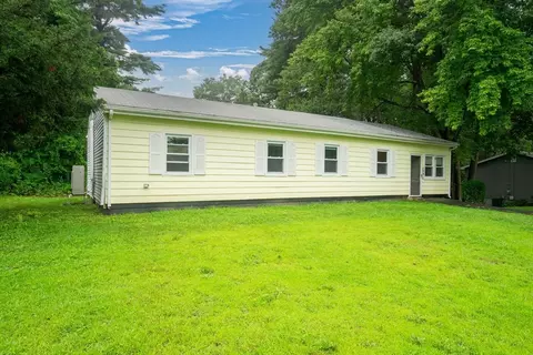 78 Cahillane Ter, Northampton, MA 01062