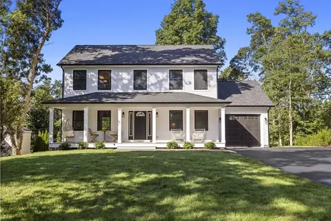 88 Pinecrest Beach Dr, Falmouth, MA 02536