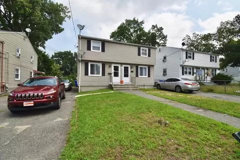 Exterior - 57-66 E Bay Path Ter, Springfield, MA 01109 photo 11 of 12