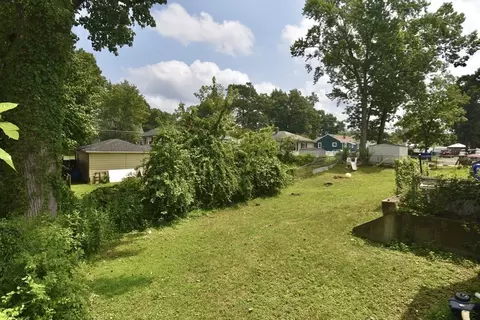 Exterior - 57-66 E Bay Path Ter, Springfield, MA 01109 photo 6 of 12