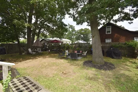 Exterior - 57-66 E Bay Path Ter, Springfield, MA 01109 photo 8 of 12